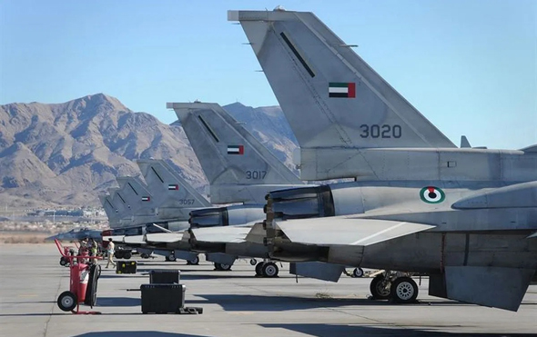 ליין מטוסי F16 של האיחוד, בבסיס חיל האוויר האמריקאי באריזונה