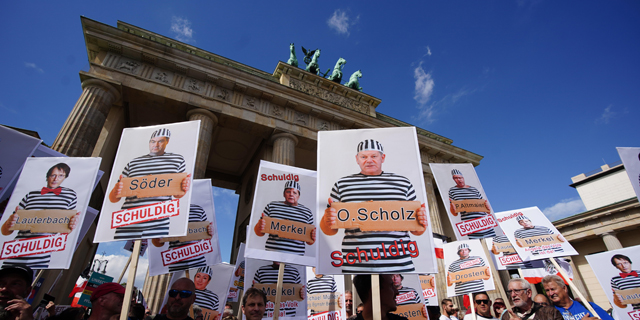 הפגנה בברלין נגד מגבלות הקורונה, צילום: אי פי איי
