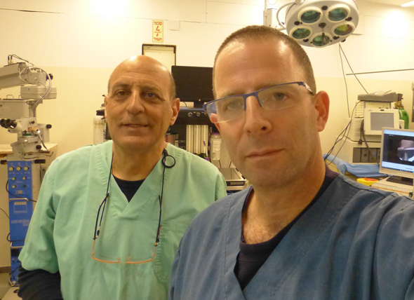  Vessi Medical CEO Eyal Kochavi (right) and cryogenics expert Moti Simchon. Photo: Vessi Medical