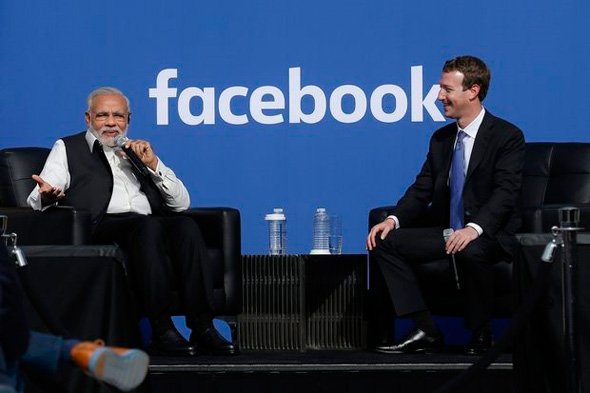מימין מנכל ומייסד פייסבוק מארק צוקרברג וראש ממשלת הודו נרנדרה מודי, צילום: איי פי 