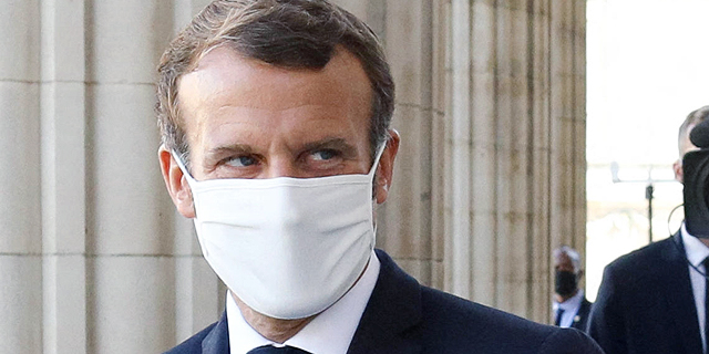 נשיא צרפת עמנואל מקרון עם מסכה, צילום: אם סי טי