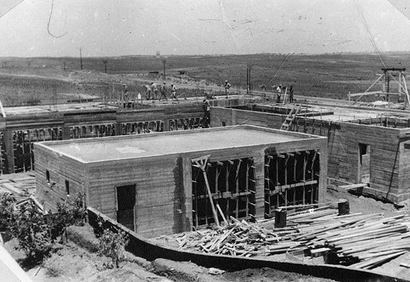 בניית מצודת הטגארט. 1940