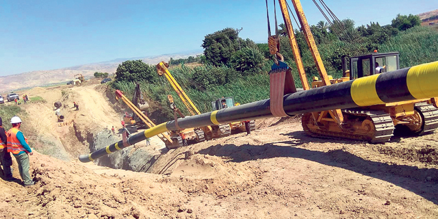 הנחת צינור גז טבעי, צילום: דוברות נתיבי הגז הטבעי לישראל