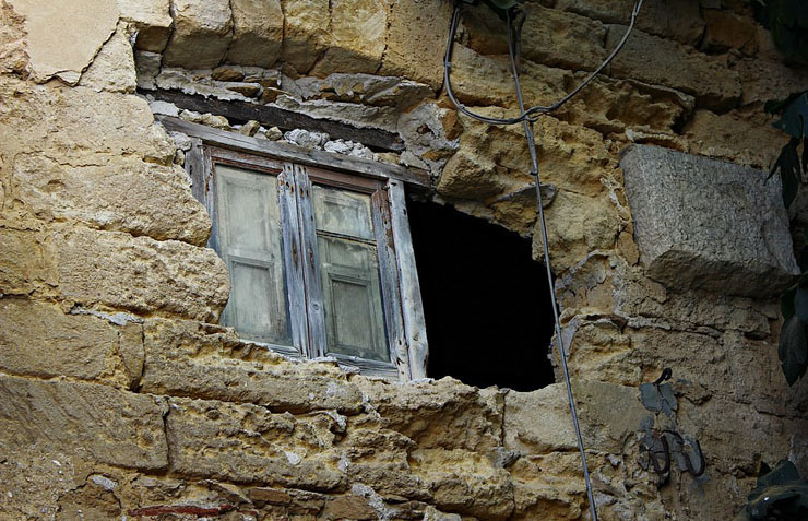 בית שנראה נטוש, למכירה בסיציליה, צילום: שאטרסטוק