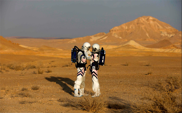 Astronauts simulate conditions on Mars in the Negev desert. Photo: Avishag Shaar Yishuv