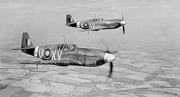 מוסטנגים בריטיים באוויר, צילום: IWM