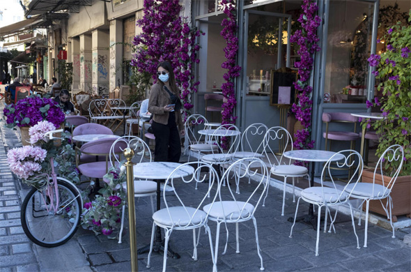 מסעדה ריקה באתונה, צילום: איי פי