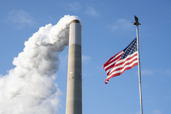 פליטת גזי חממה בארצות הברית. “האמריקאים צריכים להשלים פערים”, צילום: בלומברג