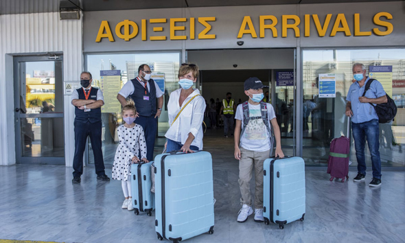 שדה תעופה הרקליון כרתים יוון מדינה אדומה, צילום: אי פי