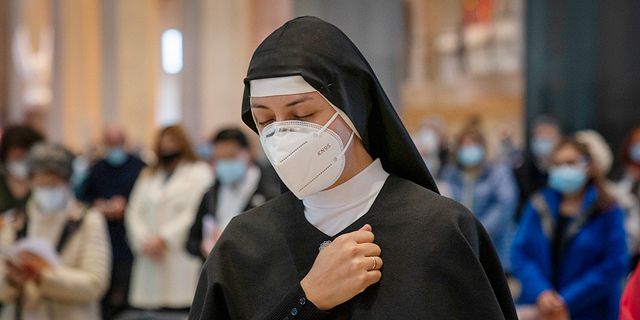 נזירה בברצלונה, צילום: איי פי
