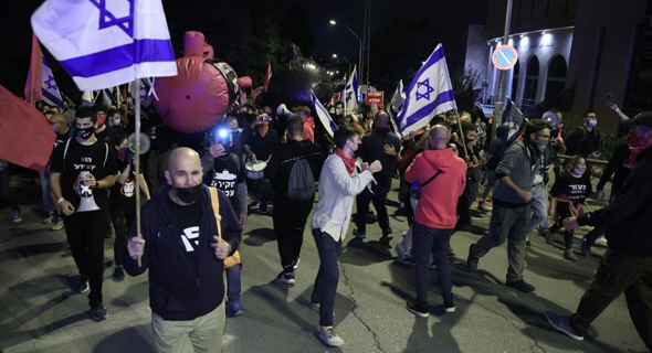 המפגינים בירושלים, צילום: אלכס קולומויסקי