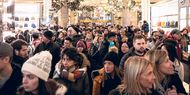האמריקאים חוששים מקניונים, הקניות לחגים יתבצעו אונליין