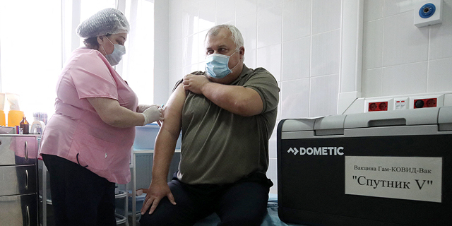 מתן חיסון ספוטניק ברוסיה, צילום: אם סי טי