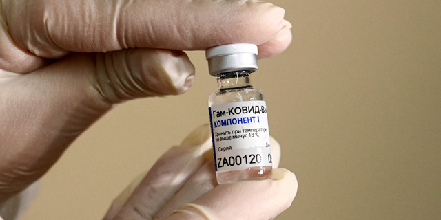 רוסיה התחילה במבצע החיסונים; ארגון הבריאות העולמי: לא תרופת פלא למיגור הקורונה