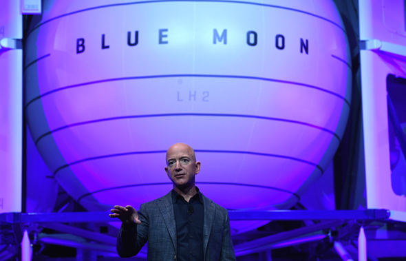 ג'ף בזוס חברת חלל בלו מון blue moon, צילום: רויטרס