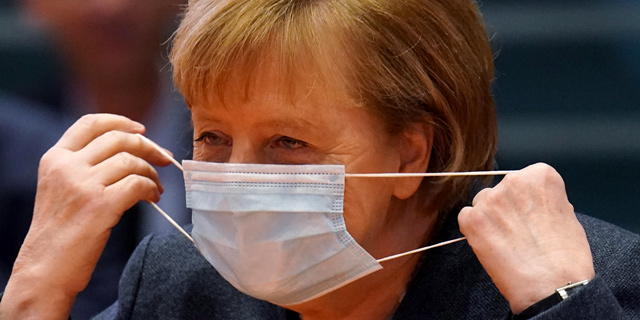 קנצלרית גרמניה אנגלה מרקל עוטה מסכה, צילום: אי פי איי