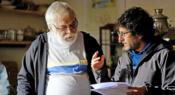 מארק רוזנבאום (משמאל) עם מרק רוזנבאום עם הבמאי מתן יאיר , צילום: דורון עופר