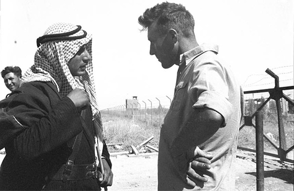 תושב ניר דוד במפגש עם תושב ביסאן.  1939 