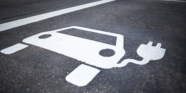 בניגוד לתחזית המקובלת: רבל צופה צמיחה במספר המכוניות המונעות בדלק