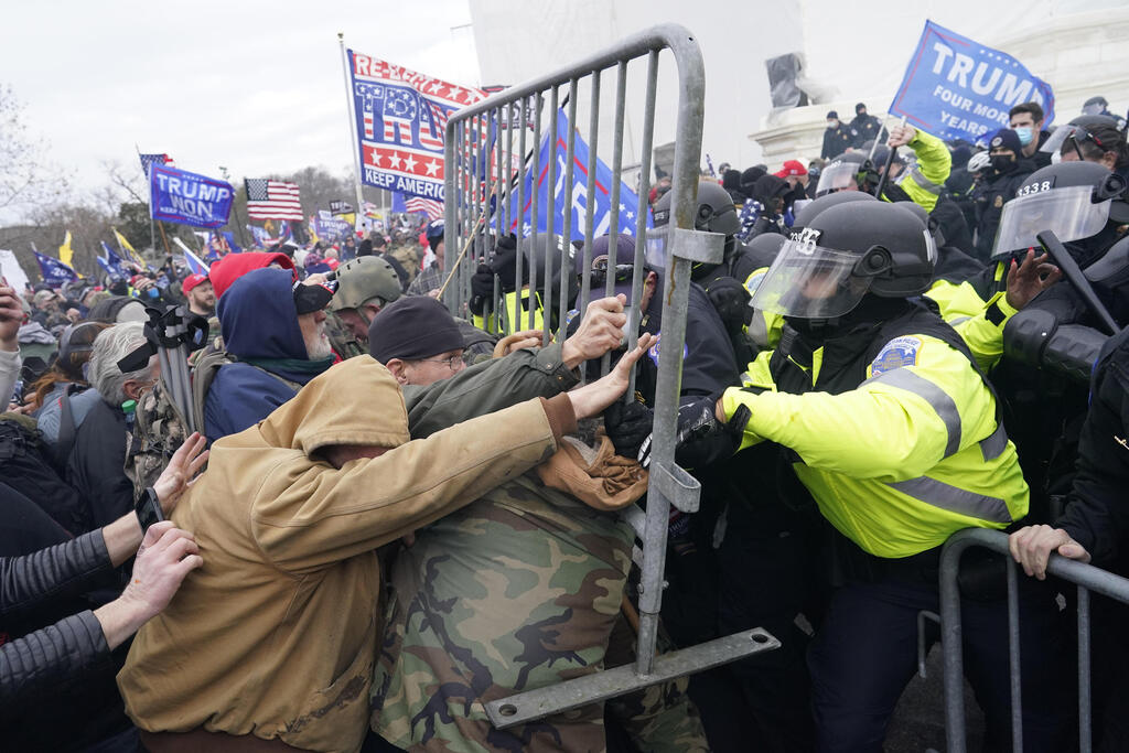 The mob protests on the U.S. capitol were aided by many alt-right sites. Photo: MCT
