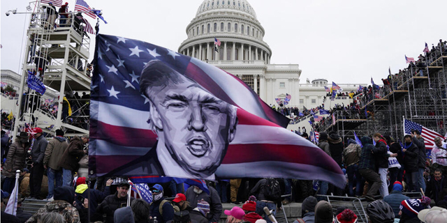 אחרי המהומות הקטלניות: חודש הדיון בקונגרס, קריאות להדחת טראמפ