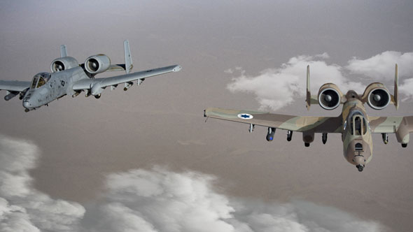 A10 בצבעי ארה"ב ולצידו אחד בצבעי ישראל (אילוסטרציה), צילום: USAF