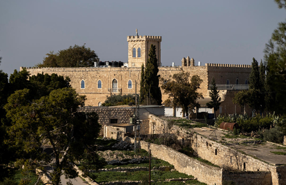 המנזר הקתולי בית ג'מאל בהרי יהודה. 1,030 דונם שמיועדים לבנייה