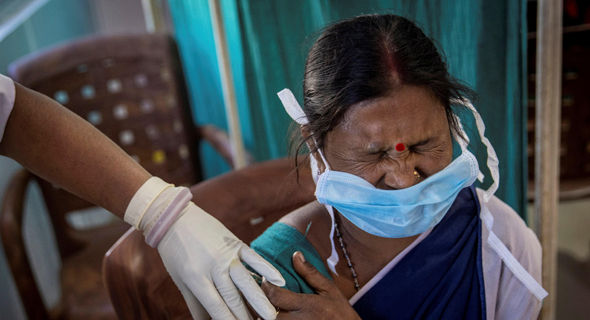 חיסון לקורונה בהודו