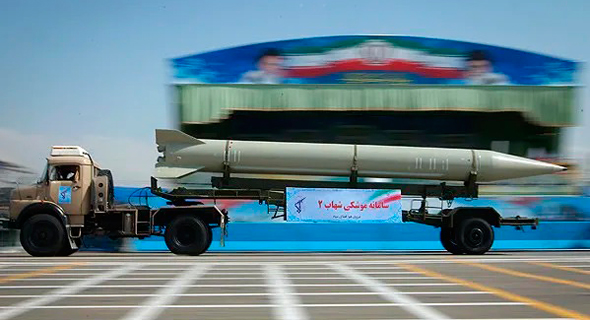 טיל שהאב 3 איראני. הוא וקודמיו פותחו ע"ב טיל צפון קוריאני בשם הואסונג, בעצמו גרסה של הסקאד הסובייטי , מקור: farsnews 