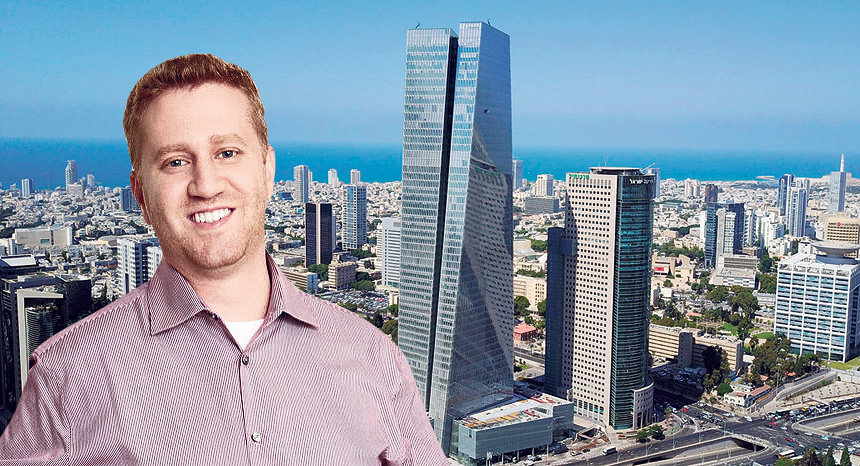 מנהל הפיתוח של דרופבוקס בישראל, יונתן סרוסי, על רקע עזריאלי שרונה
