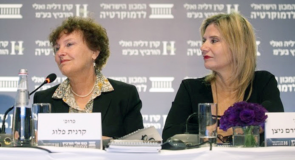 מימין: דפנה אבירם ניצן וקרנית פלוג מהמכון הישראלי לדמוקרטיה. “הלוואות שיהפכו למענקים”