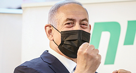 Benjamin Netanyhau at a campaign stop. Photo: David Cohen/Flash90
