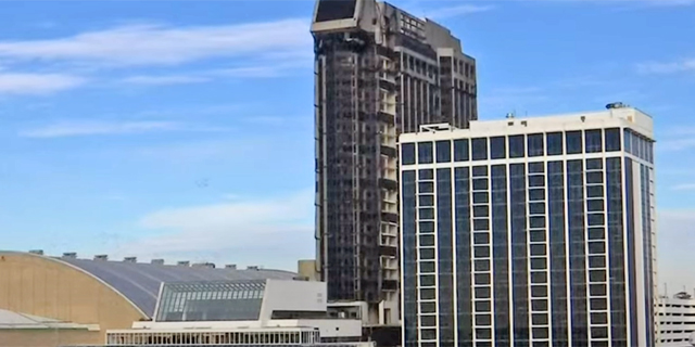 צפו: בניין הטראמפ פלאזה באטלנטיק סיטי נהרס בפיצוץ מבוקר