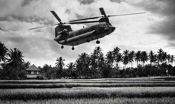 מסוק הצ'ינוק מגיע לנחיתה בוייטנאם