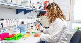 A look inside the Pepticom Lab. Photo: Itai Monnickendam