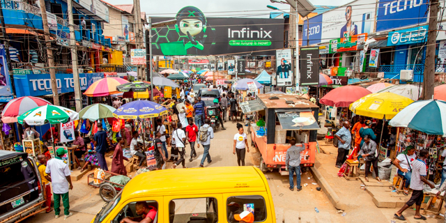 שוק המחשבים בלאגוס, ניגריה, צילום: בלומברג