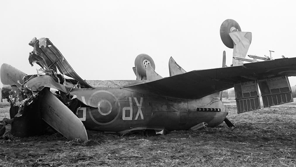 מטוס טמפסט שהתרסק, צילום: worldwarphotos