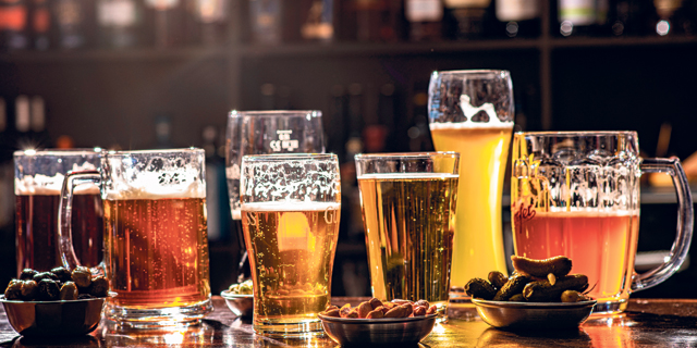 הבירה מתייקרת, והאמריקאים עוברים לסוגי אלכוהול אחרים