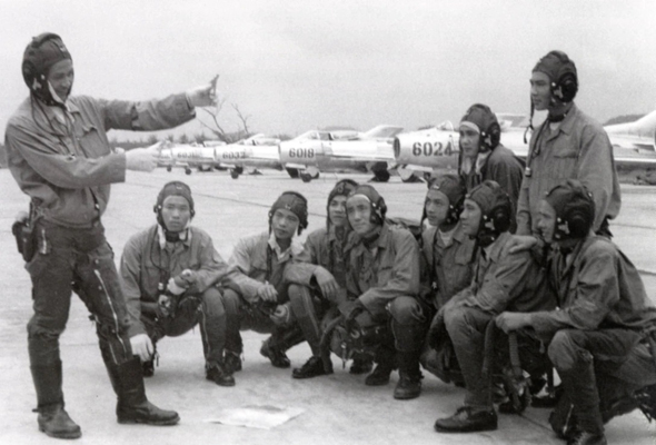 טייסי צפון וייטנאם. מי היה הקולונל המפורסם? , צילום: USAF