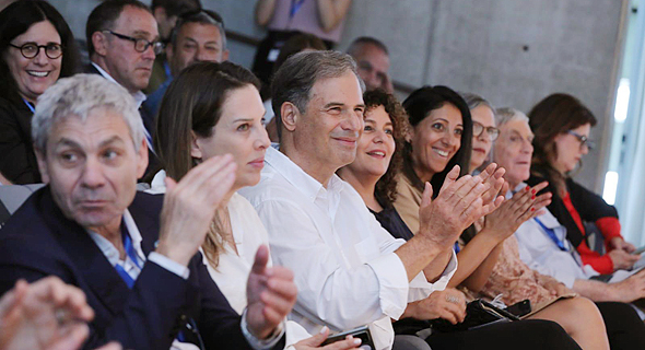 Stibbe (center) and his wife Ora (right) attend the official announcement on Wednesday. Photo: PR