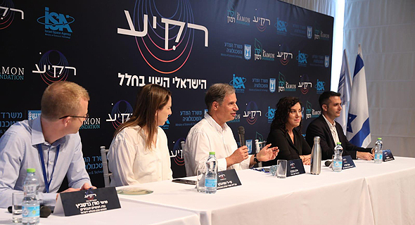 Stibbe (center) speaks to the media during a panel announcing the chosen experiments on Wednesday. Photo: PR