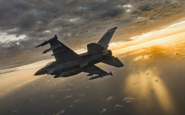 חמקן? לא תודה, ה-F16 מספיק, צילום: USAF 