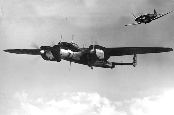 מיג 3 על זנבו של מטוס אויב, צילום: zvezda and topwar