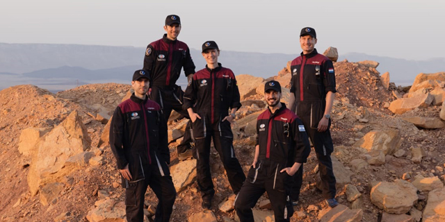 &#39;Astronauts&#39; begin Mars simulation in planetary dome in Negev