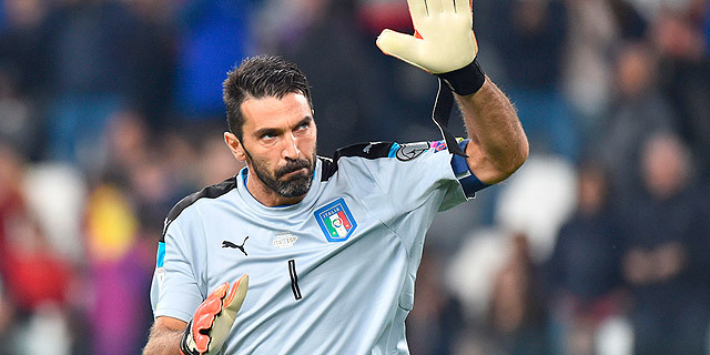 ג'יאנלואיג'י בופון שוער נבחרת איטליה כדורגל איטלקי