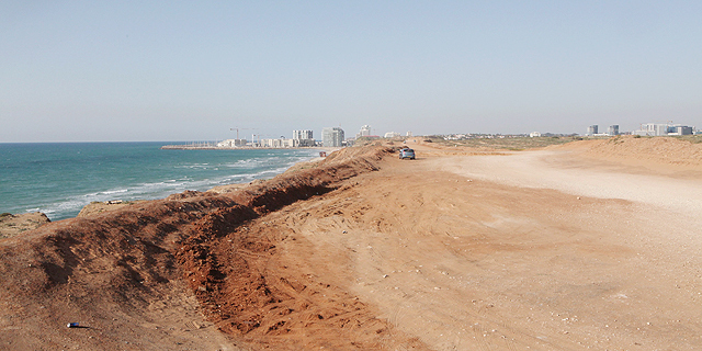 חוף התכלת שטח ה קרקע ב הרצליה מדרום ל אזור התעשייה