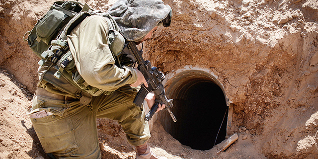 צוק איתן מלחמה צנחנים רצועת עזה מנהרות