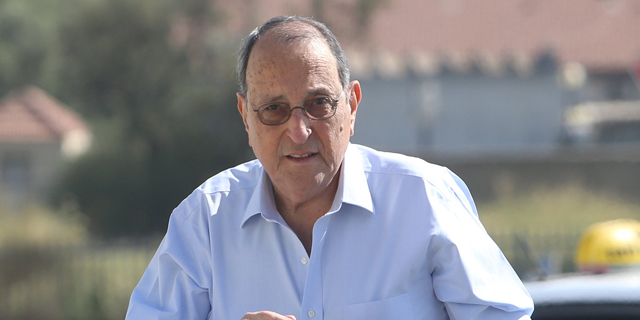 עו"ד אלי זהר מגיע לדיון בוועדת השחרורים אהוד אולמרט