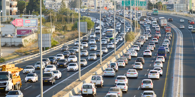 פקקים כבישים כביש 4 אוגוסט 2017 מכוניות כלי רכב