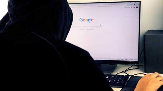 אילוסטרציה. "לא אשם" (צילום: שאטרסטוק) מוסף שבועי 31.8.17 גוגל אינטרנט האקר האקרים מנוע חיפוש